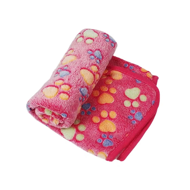 Premium Plush Pet Blanket with Adorable Cartoon Design - Cozy and Warm Mat for Cats and Dogs
