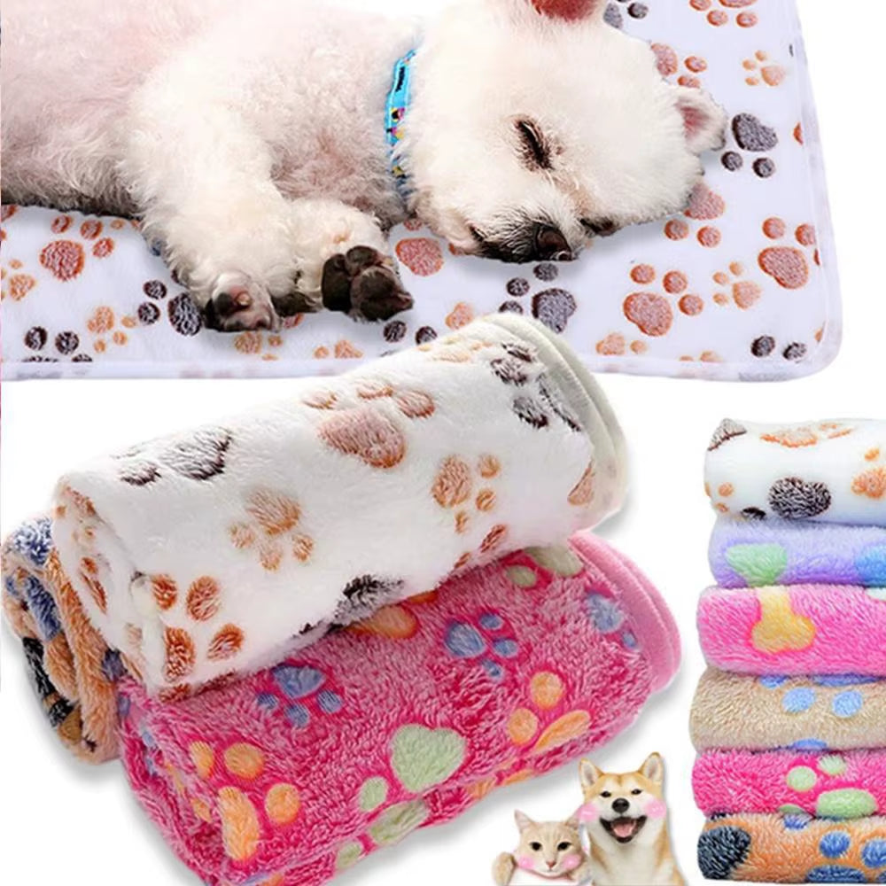 Premium Plush Pet Blanket with Adorable Cartoon Design - Cozy and Warm Mat for Cats and Dogs