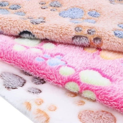 Premium Plush Pet Blanket with Adorable Cartoon Design - Cozy and Warm Mat for Cats and Dogs