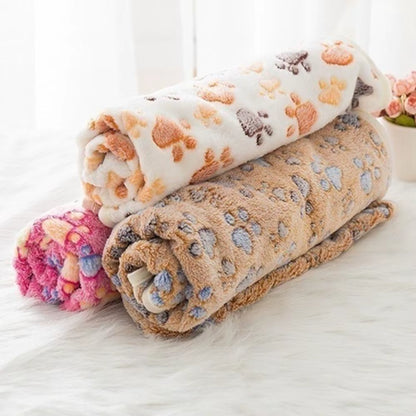 Premium Plush Pet Blanket with Adorable Cartoon Design - Cozy and Warm Mat for Cats and Dogs